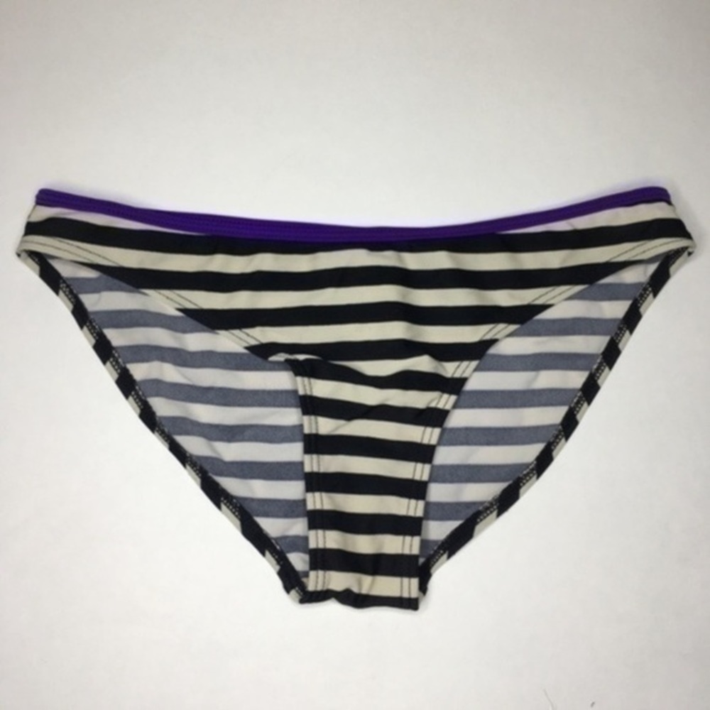 ASOS Bikini Bottom - Picture 2 of 4